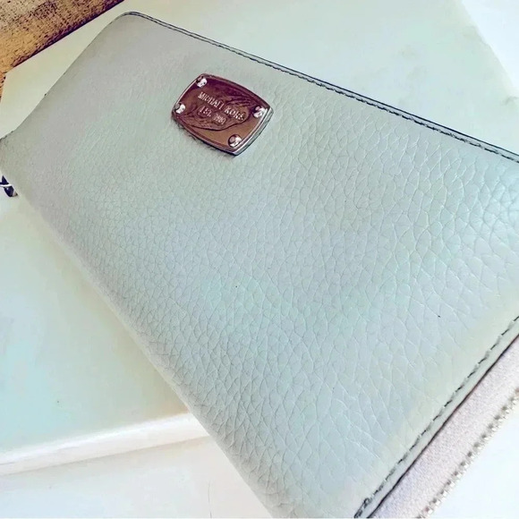 Michael Kors Cement Jet Set Pebble Leather Za Continental Wallet - Picture 5 of 11